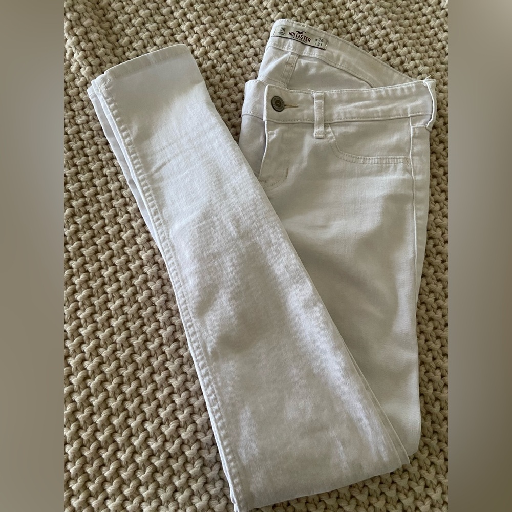 Womens 26x31 hollister white skinny jeans 
Jeggings Size 3 regular